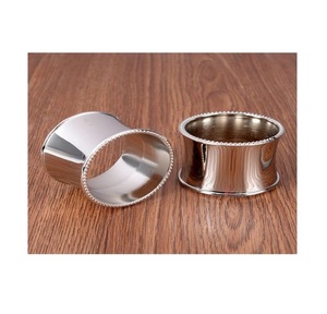 Rond de serviette en métal élégant classique à la main fleur Design porte-mouchoirs Occasion de mariage anneau de serviette décoratif - Product Image 4
