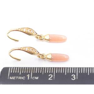 Pierre de lune pêche 27 à 28 MM avec boucle d'oreille galvanisée en or de forme ovale en fil d'oreille en zircon - Product Image 4