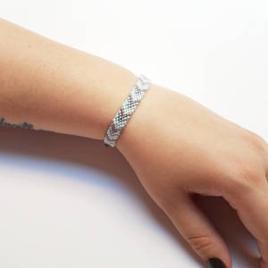 สร้อยข้อมือมิตรภาพแฮนด์เมดวิเศษ - Product Image 1