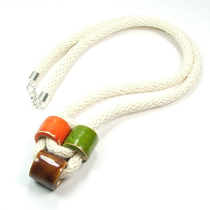Collar de cuerda de algodón beige con cerámica, collar de cordón de cerámica Handmade Happiness - Product Image 1