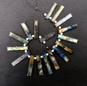 ธรรมชาติลาบราดอร์อิตอัญมณีเหลี่ยมผืนผ้าเรขาคณิตเหลี่ยมผืนผ้ารูปร่างสีฟ้าไฟ Briolette ลูกปัดชั้นบนสวนหินขายส่ง - Product Image 2