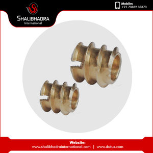 Écrou d'insertion d'entraînement de fente en laiton de taille personnalisée de haute qualité finition polie qualité authentique à prix compétitif - Product Image 3