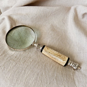 Antieke Bone Handheld Vergrootglas Met 4 Inch Premium Messing Omlijst Vergrootglas Met Handcarved Bone Handvat | Kantoor Ware Deco - Product Image 1