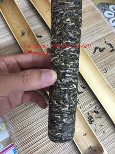 Thé bio SHAN TUYET le plus vendu emballé dans un tube et une boîte en bambou bio - Product Image 3