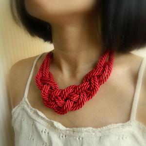   Collar de cuerda roja hecho a mano para mujer, estilo náutico - Product Image 1