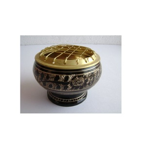 Quemador de incienso de fragancia para el hogar Soporte de incienso de latón de metal dorado de calidad creativa a la venta a un precio asequible - Product Image 5