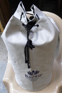 กระเป๋าเป้สะพายหลังผ้าใบที่มีโลโก้ที่กำหนดเองต่ำ MOQ - Product Image 2