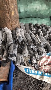 Charbon de bois blanc de qualité supérieure Maitiew Binchotan - Charbon de bois blanc de qualité supérieure du Laos - Product Image 3