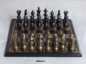 Juego de Ajedrez de Metal Hecho en Aluminio en Latón Antiguo y Níquel Negro, Ajedrez Disponible en Otros Colores, Acabado Antiguo - Product Image 3