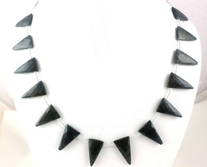 Perles de jaspe vert naturel de forme triangulaire facettée, pierres précieuses de qualité AAA certifiées par un tiers, pierres de bijoux scintillantes - Product Image 4