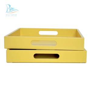 Plateau de service en laque jaune du Vietnam - Product Image 1