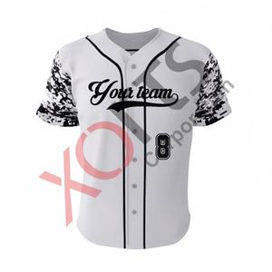 Camiseta de Béisbol de Entrenamiento Personalizada con Mangas de Camuflaje, Botones Completos, Logotipo y Número Bordados, Camiseta de Softbol de Práctica - Product Image 1