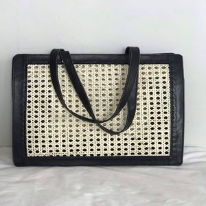 กระเป๋าหนังสานหวายสไตล์โบโฮสีดำจากเวียดนาม - Product Image 1