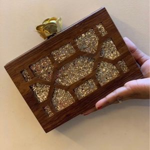 Elegante bolso de mano de madera hecho a mano para damas Hermoso bolso de noche indio con patrón de dulces - Product Image 5