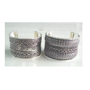 Venta caliente Pulseras de latón con acabado en plata antigua Estilo de flor y cuerda Brazalete plateado Brazaletes indios - Product Image 4