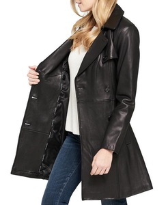 Veste en cuir pour femme avec capuche amovible au design d'inspiration utilitaire pour une mode street smart et décontractée - Product Image 4