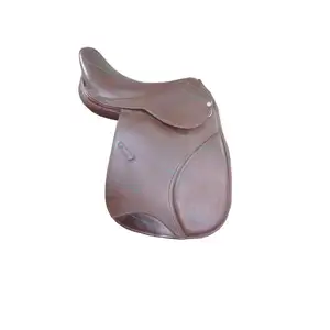 Diversi Tipi di Equitazione Selle in Colore Marrone 6