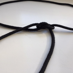   Ceinture en corde à nœuds nautiques faite à la main, ceinture noire en corde - Product Image 1