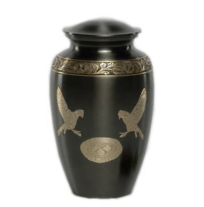 Urne de crémation en métal, urne de crémation décorative gravée en laiton pour adulte pour cendres humaines - Product Image 1