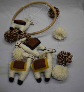 Cintre mobile en alpaga fait main Cadeau de nouveauté nouvellement conçu du Népal - Product Image 4