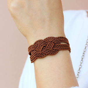 สร้อยข้อมือสีน้ำตาล สร้อยข้อมือเชือกสีน้ำตาล สร้อยข้อมือแบบผูกปม งานแฮนด์เมด - Product Image 1