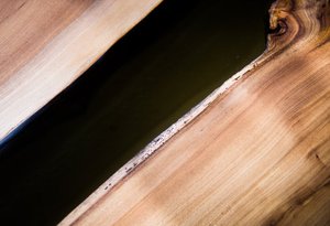 Nouvelle collection de meubles modernes table à manger en résine époxy et bois massif avec pied en épingle à cheveux table de restaurant - Product Image 4