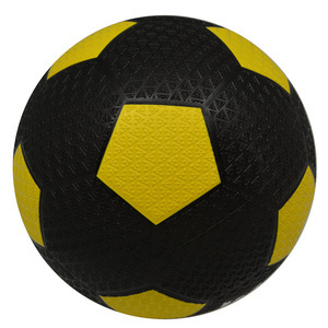 Ballon de football en pneu - Product Image 2