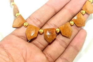 Mookite Agate facetté pentagone forme fabrication de beaux bijoux perles de Briolette vente en gros de pierres précieuses - Product Image 6