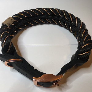 ปลอกคอสุนัขผ้าฝ้ายสไตล์ใหม่สีดําและทองแดงพร้อมหนัง - Product Image 1