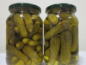 Concombres marinés au goût sucré (cornichons) en pot en vrac, conservés au sel - Product Image 5