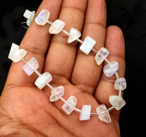 Pierre de lune arc-en-ciel naturelle de haute qualité de haute qualité bleu Centre Flashy percé brut poli pour la fabrication de bijoux fabrication blanc - Product Image 5