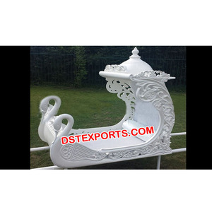 Doli de mariage blanc perle, Doli de mariage paon, Doli de mariage hindou pour la mariée - Product Image 1