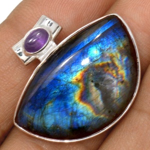 Hermosa plata esterlina sólida Natural Finlandia púrpura piedra preciosa hecha a mano encantos colgante semiprecioso joyería fina colgante - Product Image 1