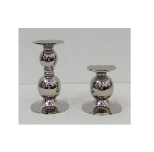 Lot de 2 bougeoirs plaqués nickel au design moderne Vantage pour la décoration de la maison et le salon. - Product Image 1