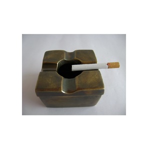 Cendrier classique de haute qualité en métal nickelé accessoires pour fumeurs cendrier en aluminium Vente en gros en usine - Product Image 6