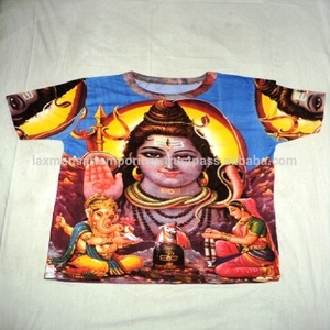 Camiseta con estampado de dioses hindúes multicolor - Product Image 1