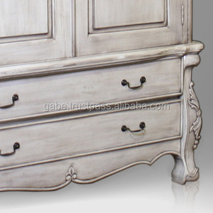 Armoire classique de style français, finition en bois d'acajou blanc vieilli - Product Image 3