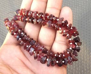 พลอยโกเมนธรรมชาติคุณภาพสูงรูปร่างไม่สม่ำเสมอไม่ผ่านการบำบัดการทำเครื่องประดับหยาบหินประจำเดือนมกราคม - Product Image 2