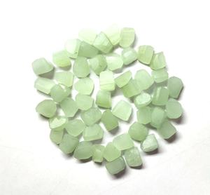 Piedra preciosa de Aventurina Natural de grado AAA, piedra rugosa verde claro suelta de forma desigual, altura de 8mm para fabricación de joyas al por mayor - Product Image 5