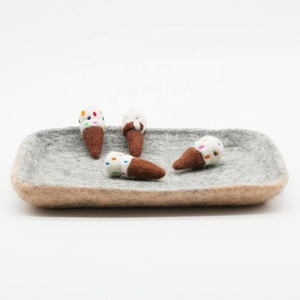 Vêtements éducatifs en laine feutrée pour enfants feutrés à la main par des Artisans népalais utilisant de la laine de nouvelle-zélande écologique sans Azo - Product Image 5