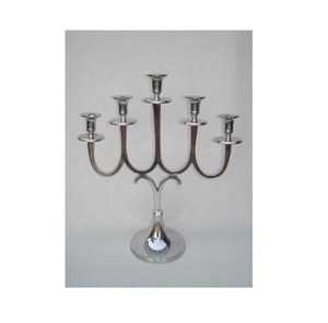 Candelabro Decorativo de Aluminio Moderno de Lujo, Candelabro Moderno de 7 Brazos Hecho a Mano en India con Base de Aluminio - Product Image 2
