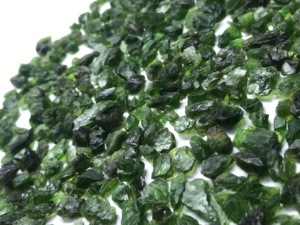 AAA Brute Naturelle Chrome Diopside - Product Image 4