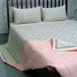 El último patrón floral del fabricante indio bloque de mano impreso algodón tamaño queen colcha acolchada producto de uso doméstico a la venta - Product Image 3