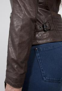 Artisan Crafted Veste en cuir en peau de mouton pour femmes Design unique Vente chaude Manteau d'hiver Zip Fit Nouveautés-Mode de plein air - Product Image 4