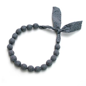 Collar Grueso Gris para Mujer, Collar de Cuentas de Madera y Tela Hecho a Mano, Happiness - Product Image 1