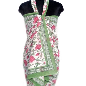 โสร่งชายหาดสำหรับผู้หญิงเนื้อผ้าฝ้ายคอตตอนพิมพ์ลายดอกไม้สีฟ้าเนื้อผ้าคอร์นฟลาวเวอร์อินเดีย - Product Image 3