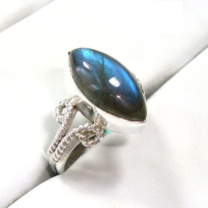 แหวนอินเทรนด์ตามสั่งทำด้วยมือแหวนอัญมณีสำหรับผู้หญิงทำจากเงินสเตอร์ลิงสีฟ้าแร่แลบราโดไรต์ทำด้วยมือสไตล์อินเดีย - Product Image 1