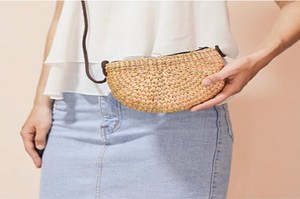 Bolso de mano de paja Natural a la moda de verano 2025 con cierre de cremallera bordado flores cadenas decoración Mini bolso de playa de Vietnam - Product Image 3