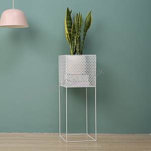 กระถางต้นไม้โลหะสีขาวพร้อมขาตั้งอุปกรณ์ตกแต่งบ้านและสวนดีไซน์ใหม่สำหรับดอกไม้/สีเขียว - Product Image 1