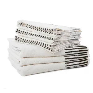 Ensembles de serviettes de bain Vente en gros Coton de qualité pour exportation Meilleur absorbant Achetez des serviettes en ligne auprès du meilleur fournisseur de serviettes de bain en Inde - Product Image 1